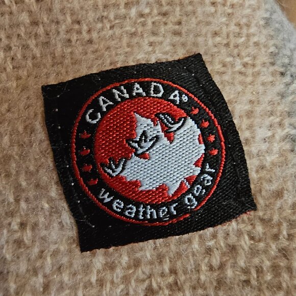 Pink and black poncho with buckle - Picture 7 of 9